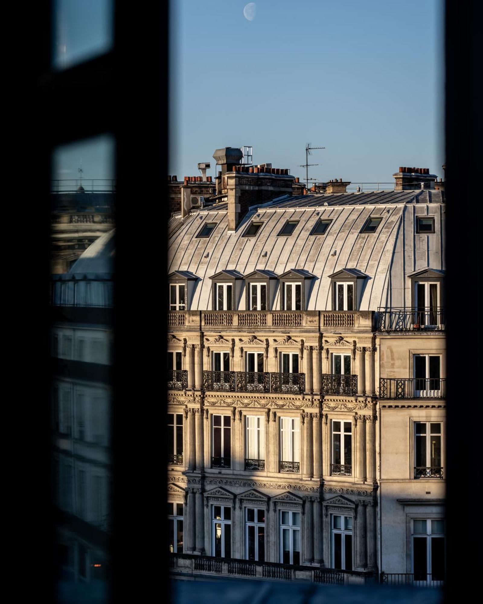 La Clef Louvre By The Crest Collection Parigi