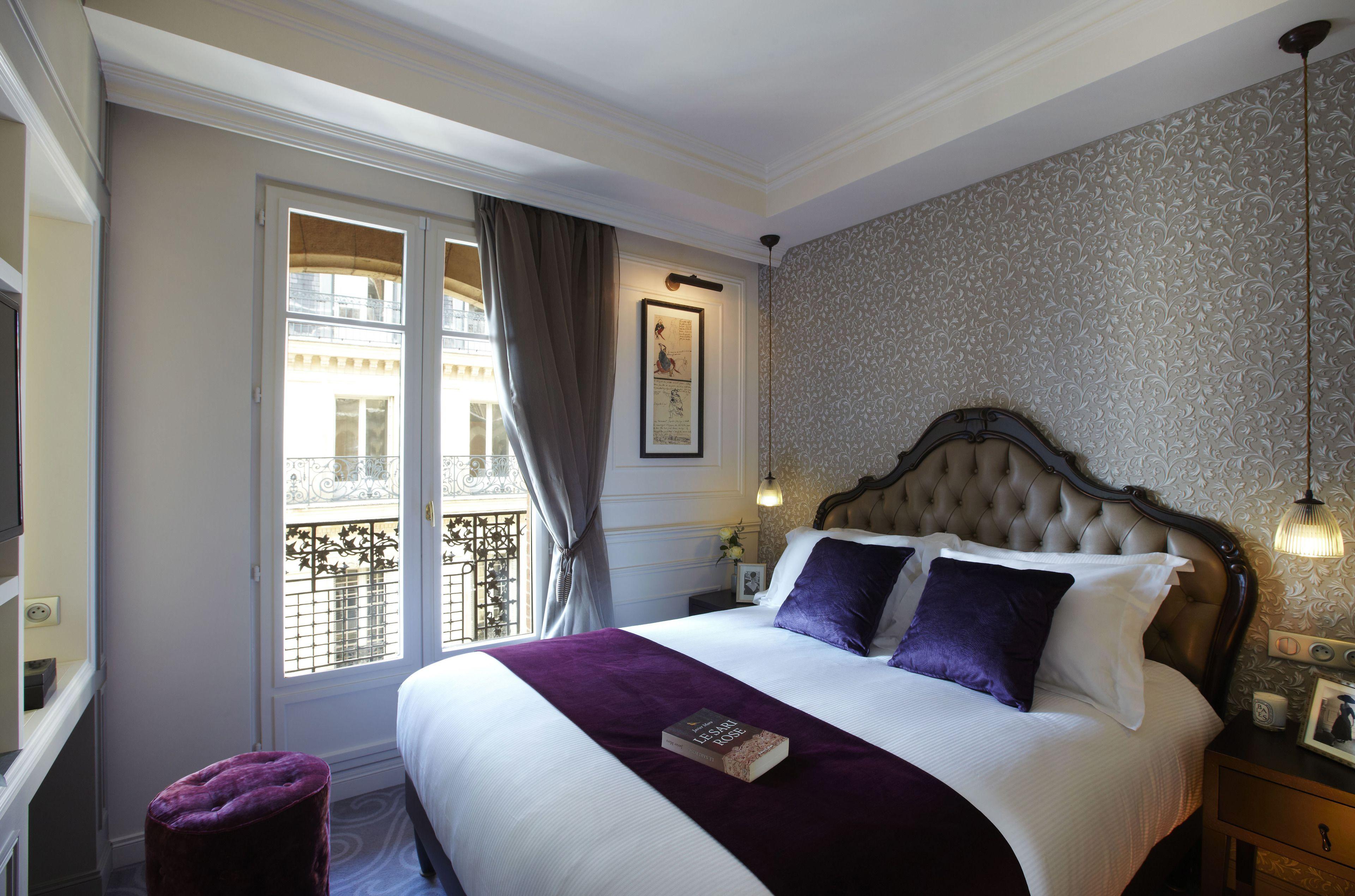 La Clef Louvre By The Crest Collection