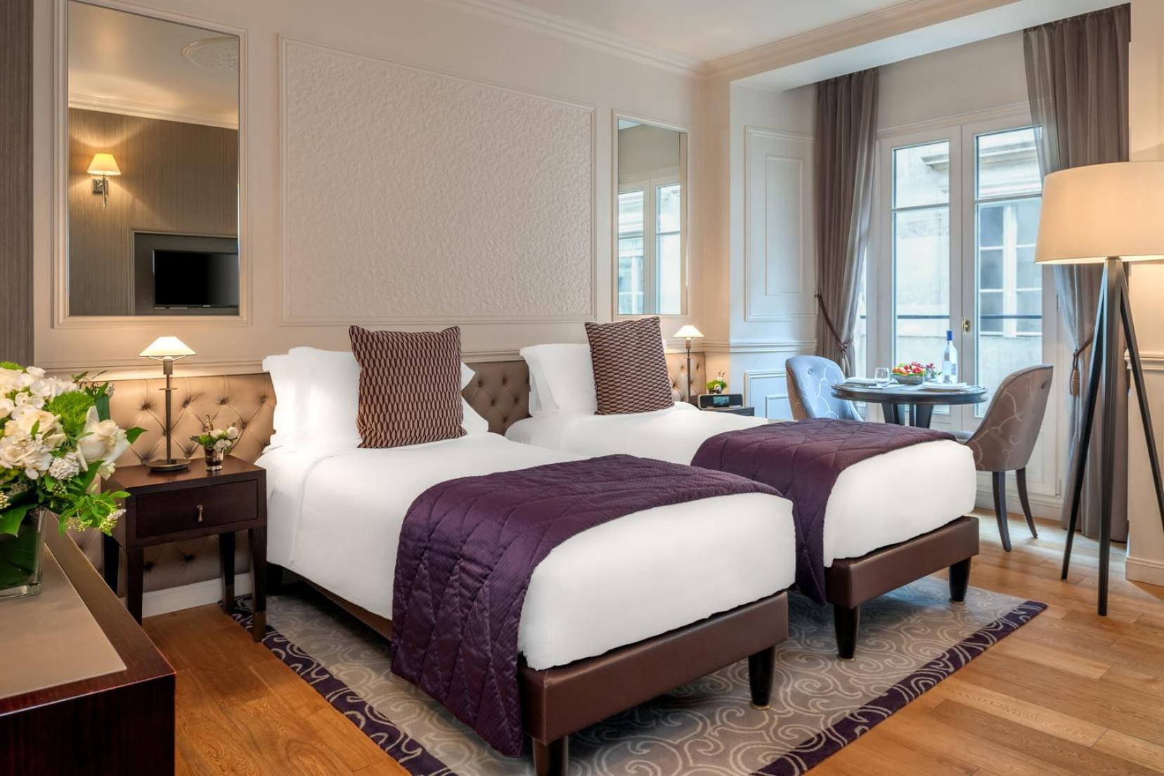 La Clef Louvre By The Crest Collection Parigi