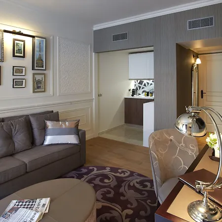 La Clef Louvre By The Crest Collection 5*