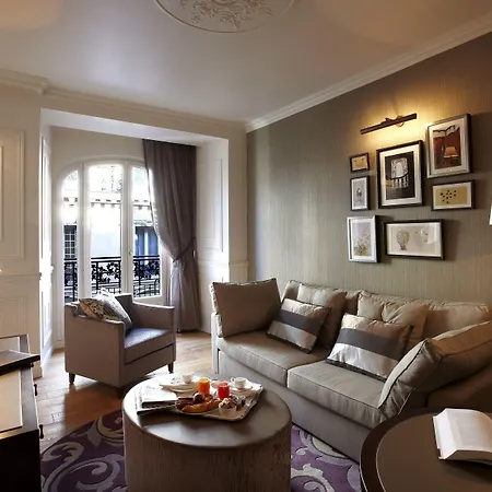 La Clef Louvre By The Crest Collection Parigi