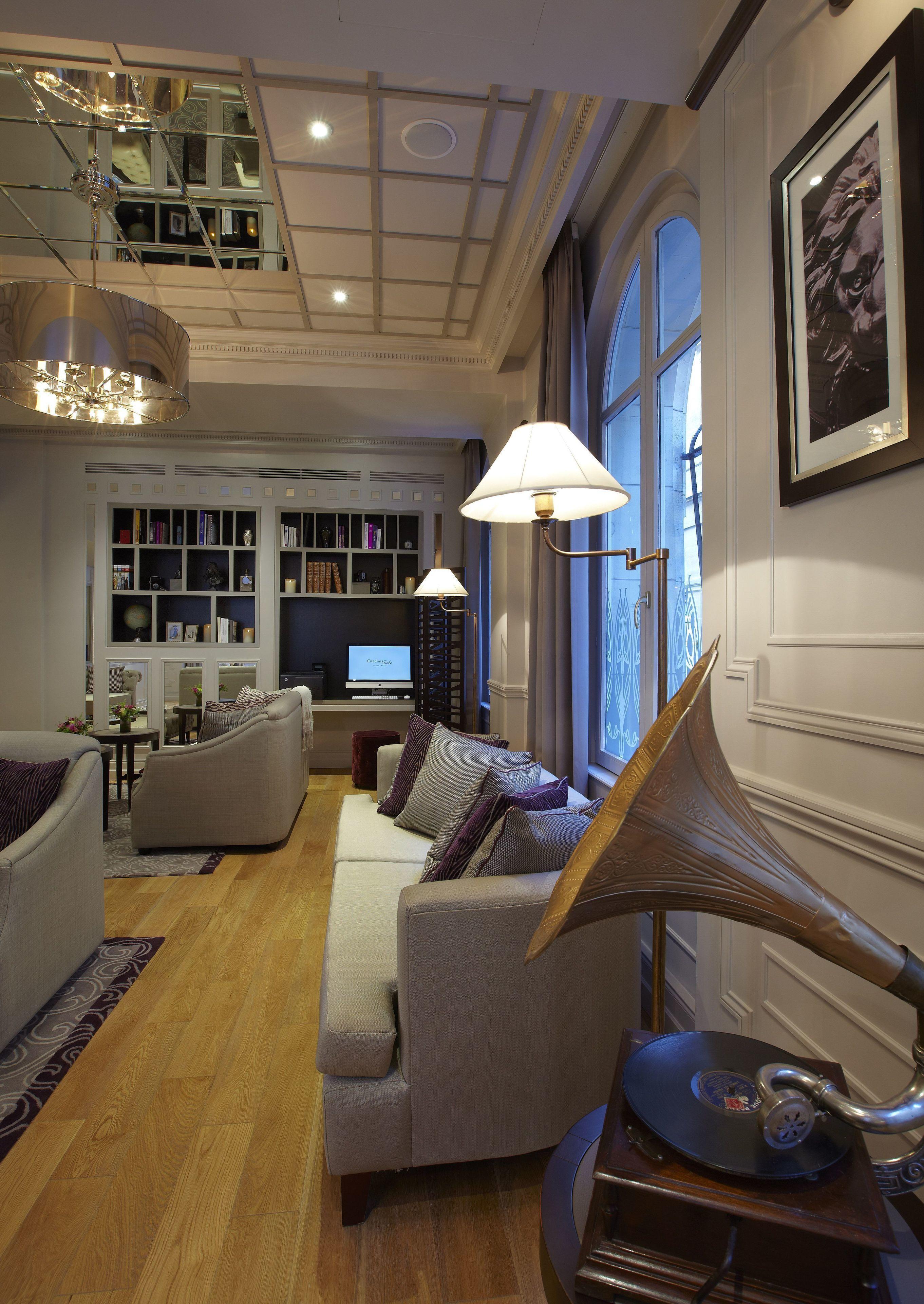 La Clef Louvre By The Crest Collection Parigi