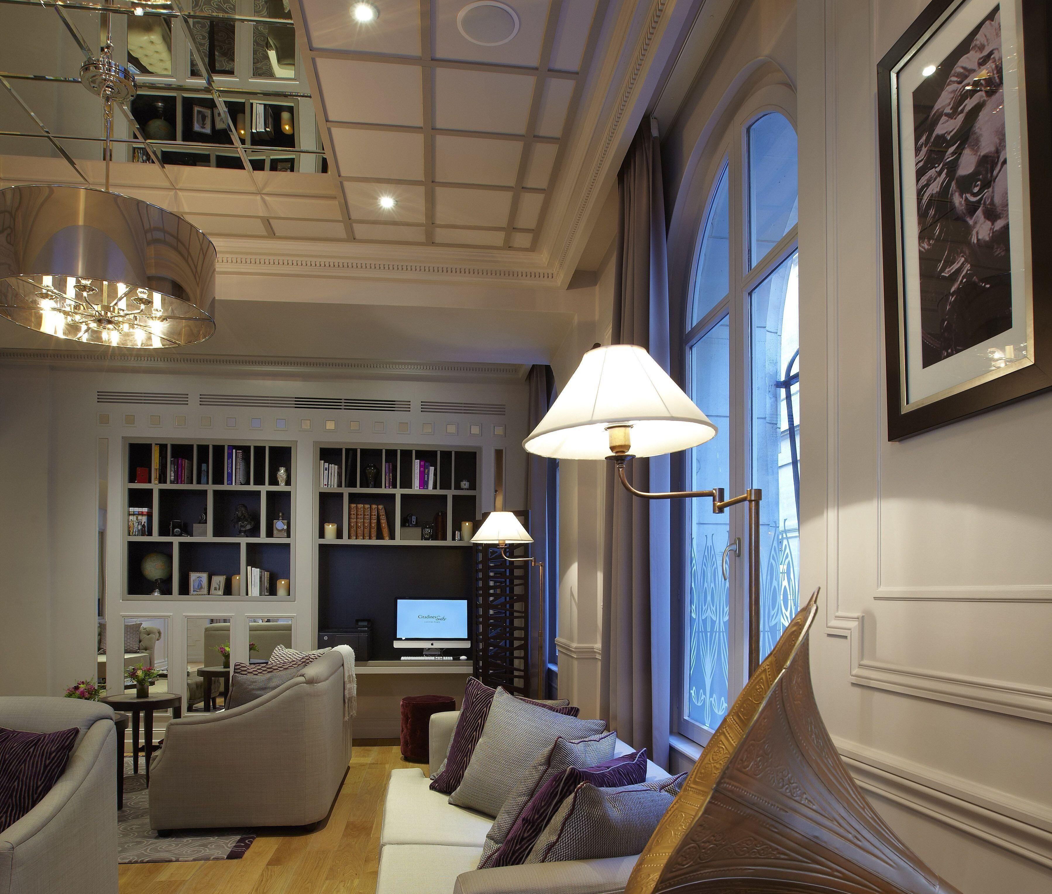 La Clef Louvre By The Crest Collection